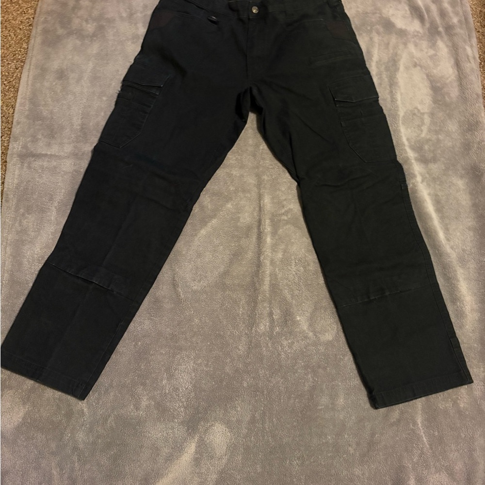 Noble Outfitters Men's Black Cargo Pants